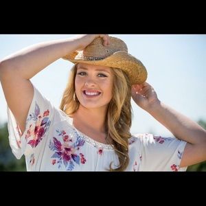 Meet your Posher, Hayley